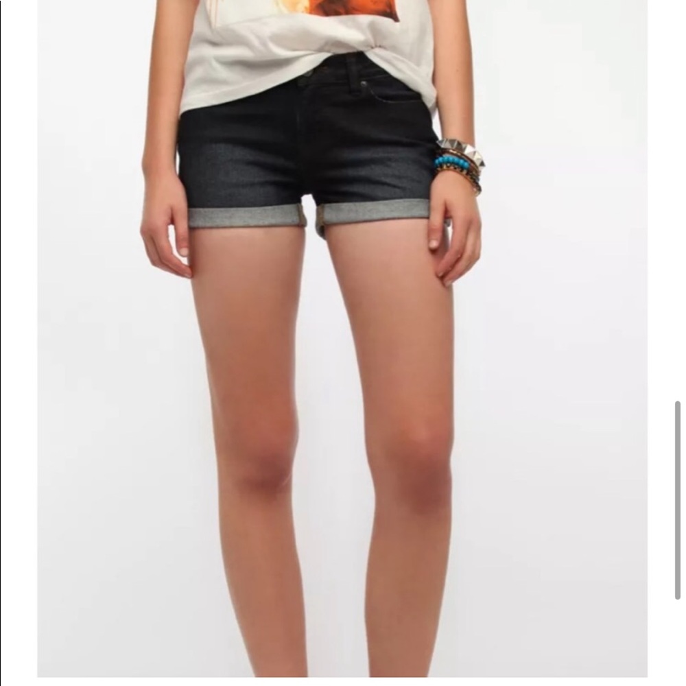 5/$25 Urban Outfitters | BDG | Mid Rise Alexa 5-Pocket Shortie | Denim Shorts
